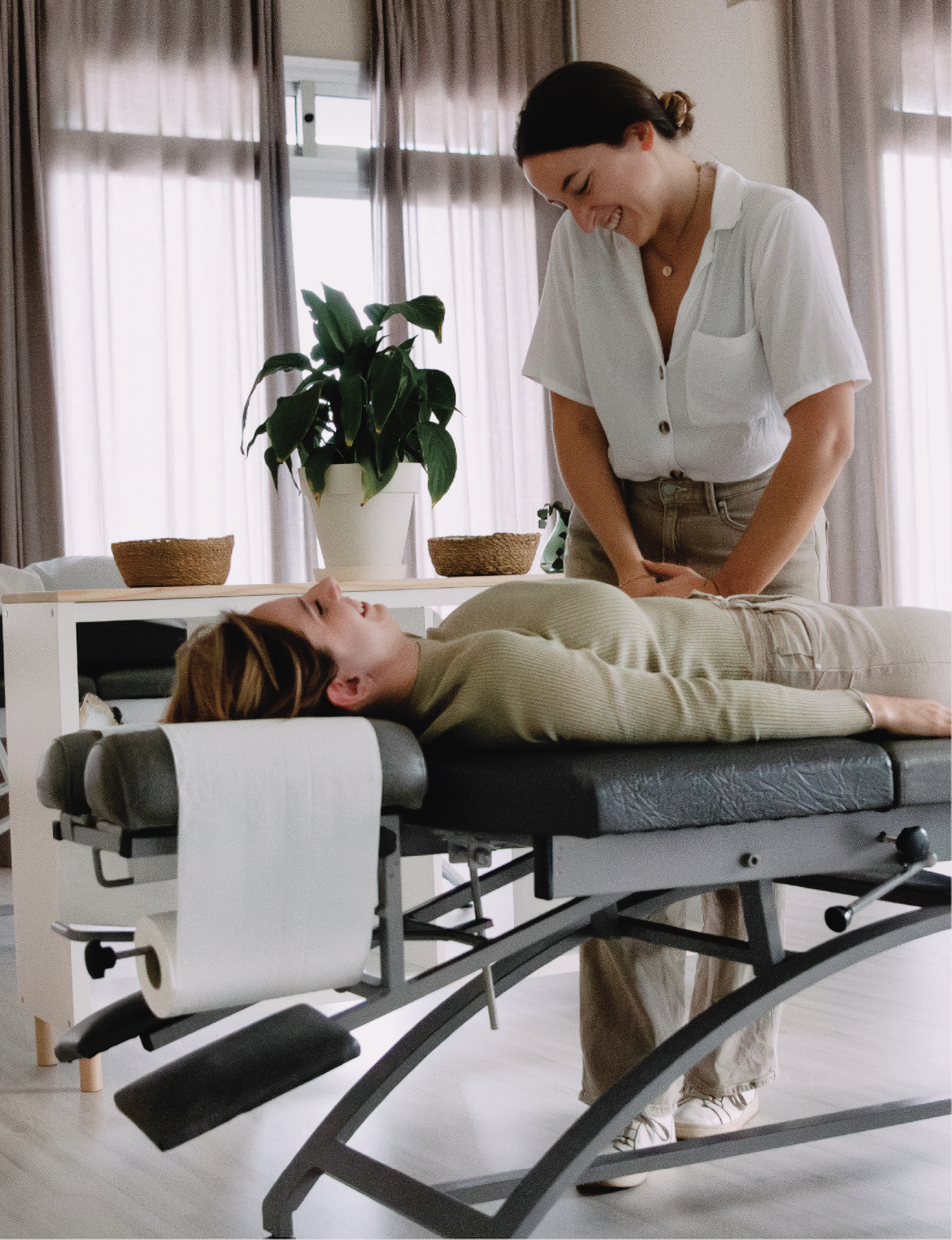 Consulta quiropráctica en espacio sensorial y acogedor en Gavà